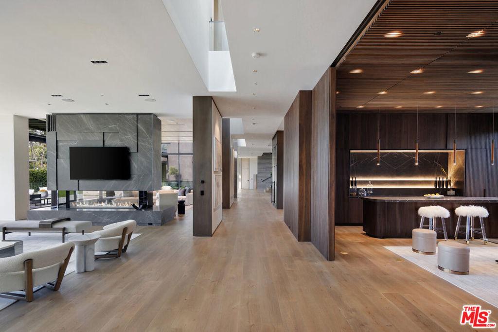 N Faring Rd, Los Angeles, CA 90077