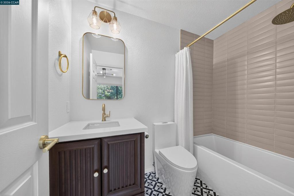 Oak Rd, Walnut Creek, CA 94597