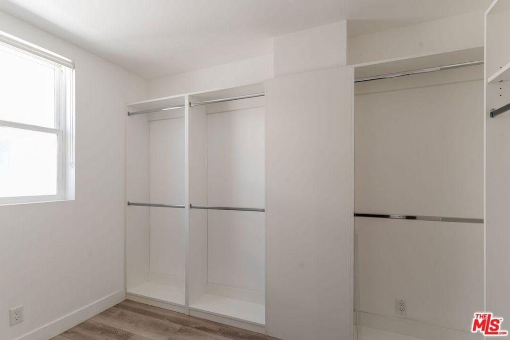 1/2 S Centinela Ave, Los Angeles, CA 90066
