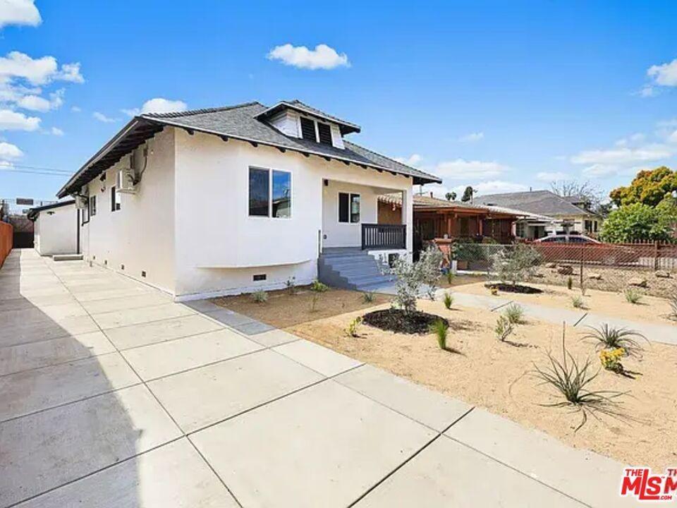E 56th St, Los Angeles, CA 90011