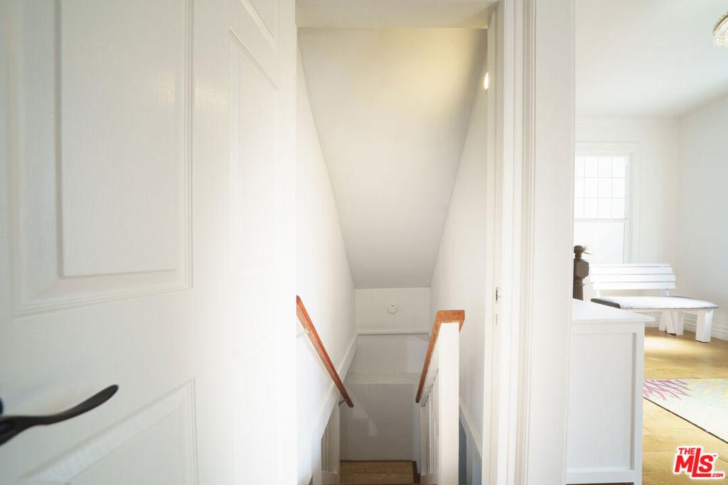 S Norton Ave, Los Angeles, CA 90019