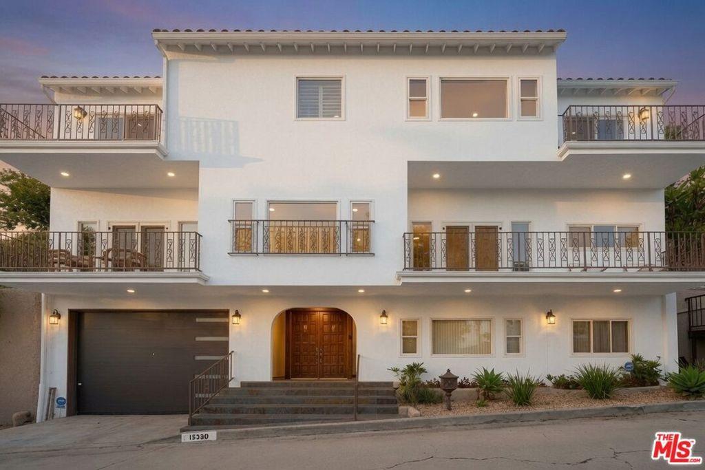 Del Gado Dr, Sherman Oaks, CA 91403