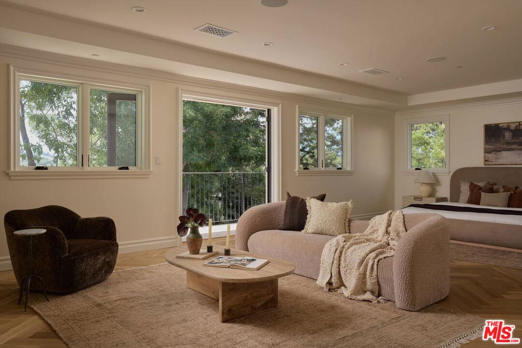 Bel Air Rd, Los Angeles, CA 90077