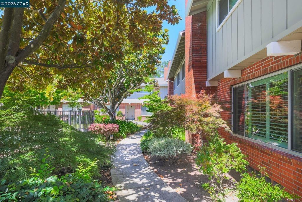 Ascot Dr, Moraga, CA 94556