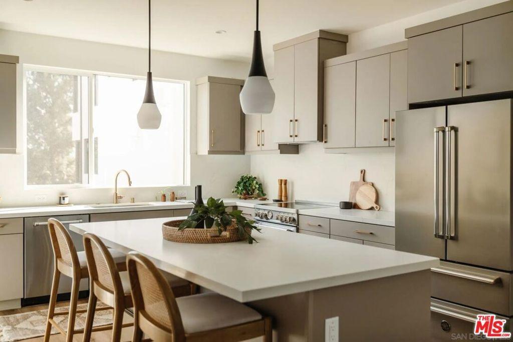 Riley Ln, Los Angeles, CA 90065