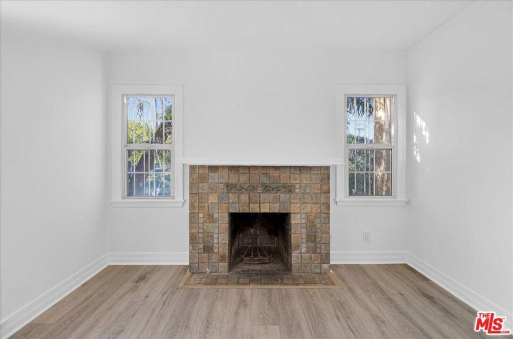 S Tremaine Ave, Los Angeles, CA 90019
