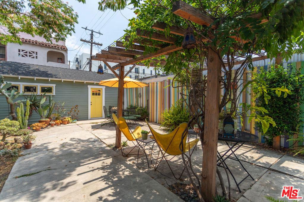La Mirada Ave, Los Angeles, CA 90038