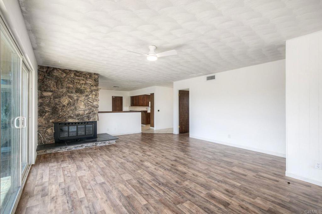 Phillips St, Vista, CA 92083