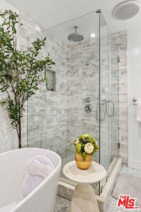S Le Doux Rd, Los Angeles, CA 90056