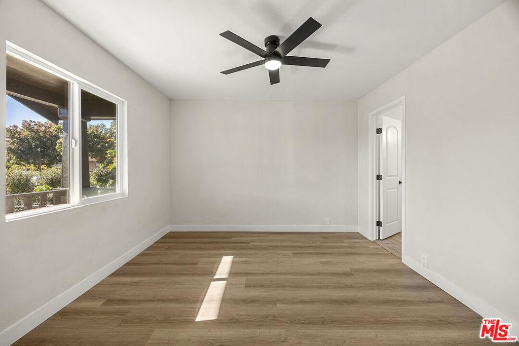 E 60th St, Los Angeles, CA 90003