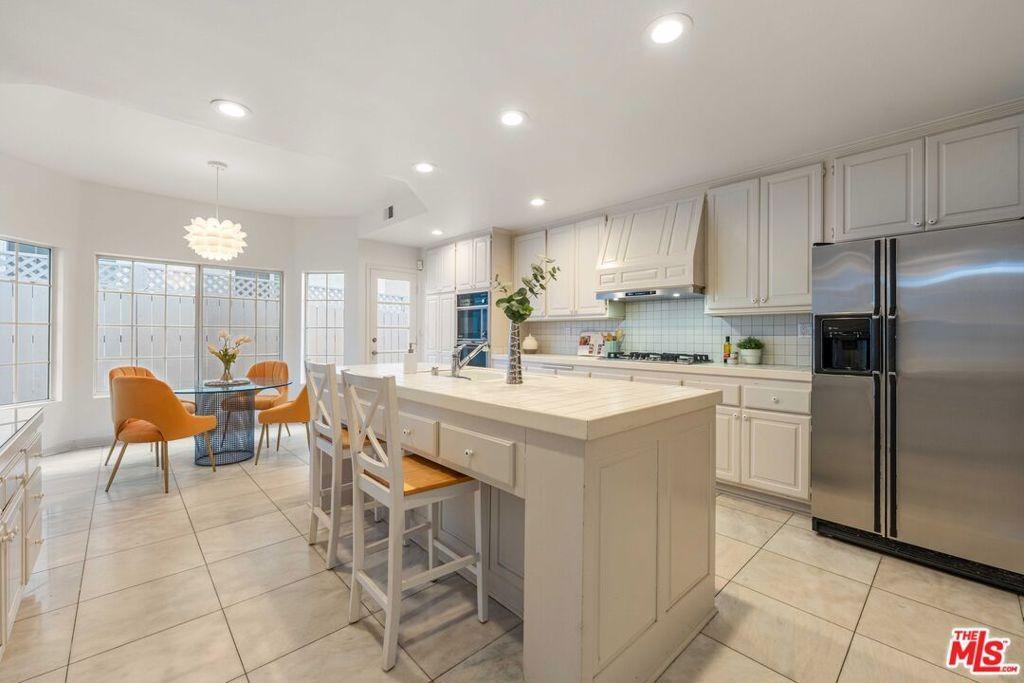 Roma Ct, Marina Del Rey, CA 90292