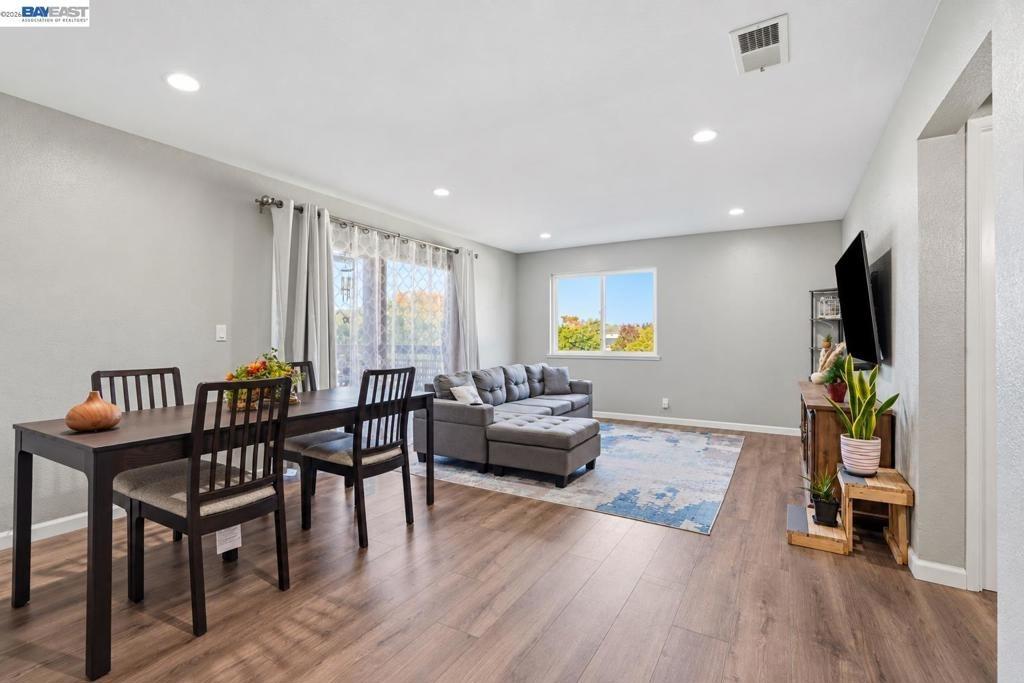 Russo Dr, San Jose, CA 95118