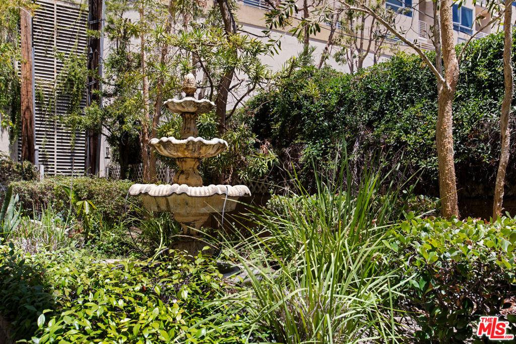N Laurel Ave, West Hollywood, CA 90046
