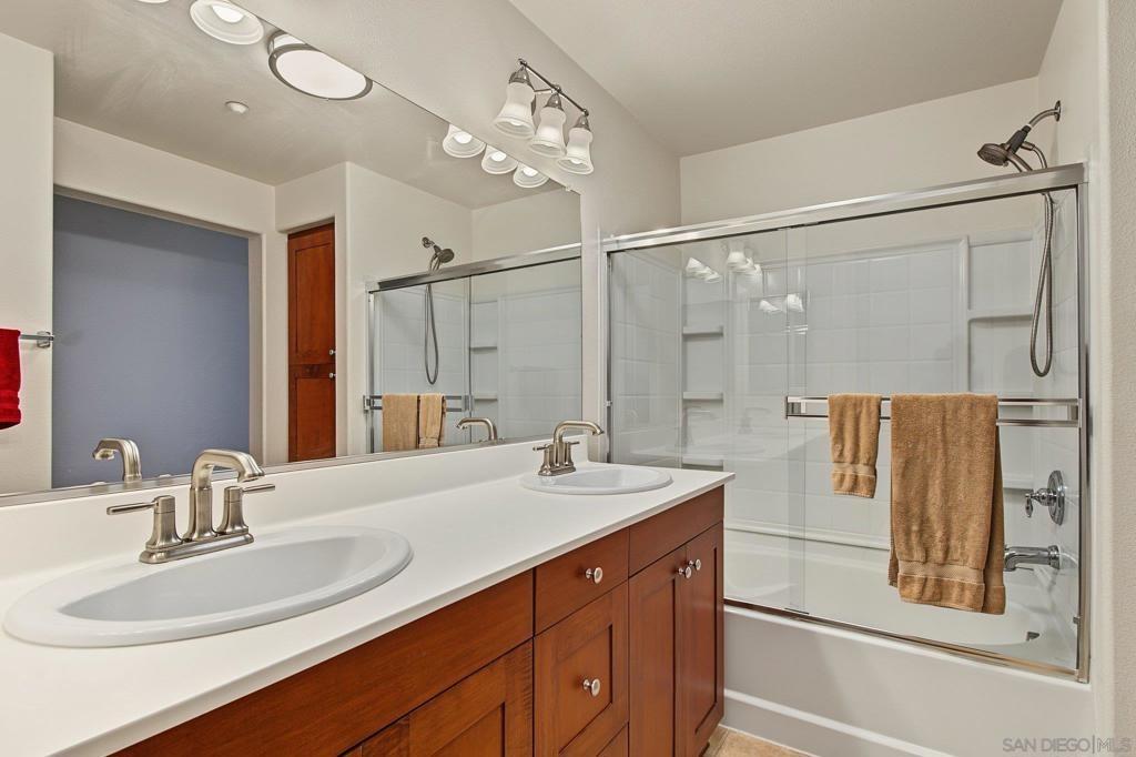 Lighthouse Ridge Ln, San Diego, CA 92110