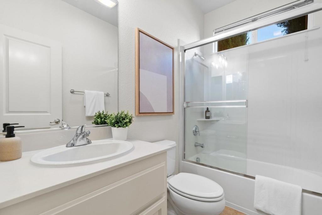 Avina Cir, Santa Clara, CA 95054