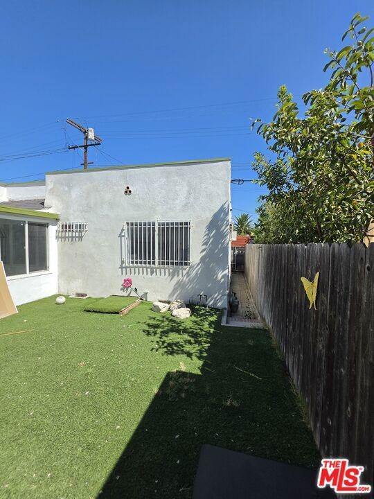 W 109th St, Los Angeles, CA 90044