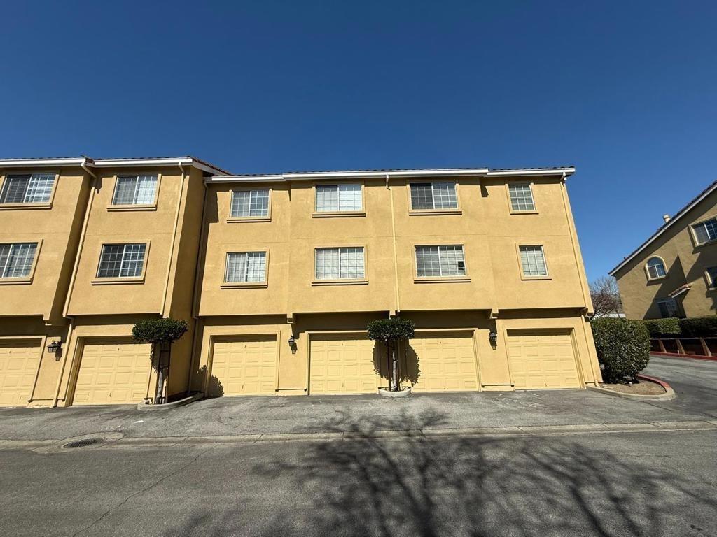 Sunnyhills Ct, Milpitas, CA 95035