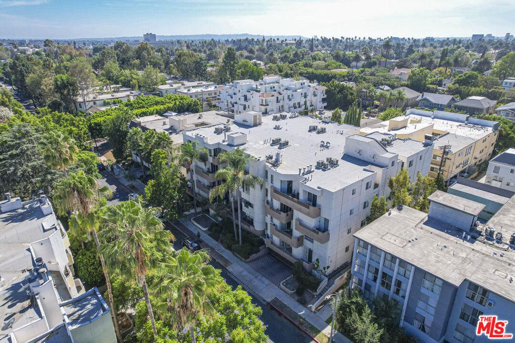 Westminster Ave, Los Angeles, CA 90020