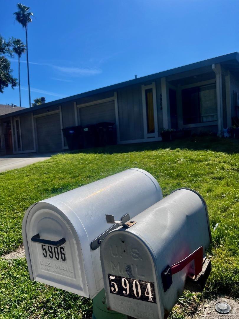 Bourbon Dr, Carmichael, CA 95608