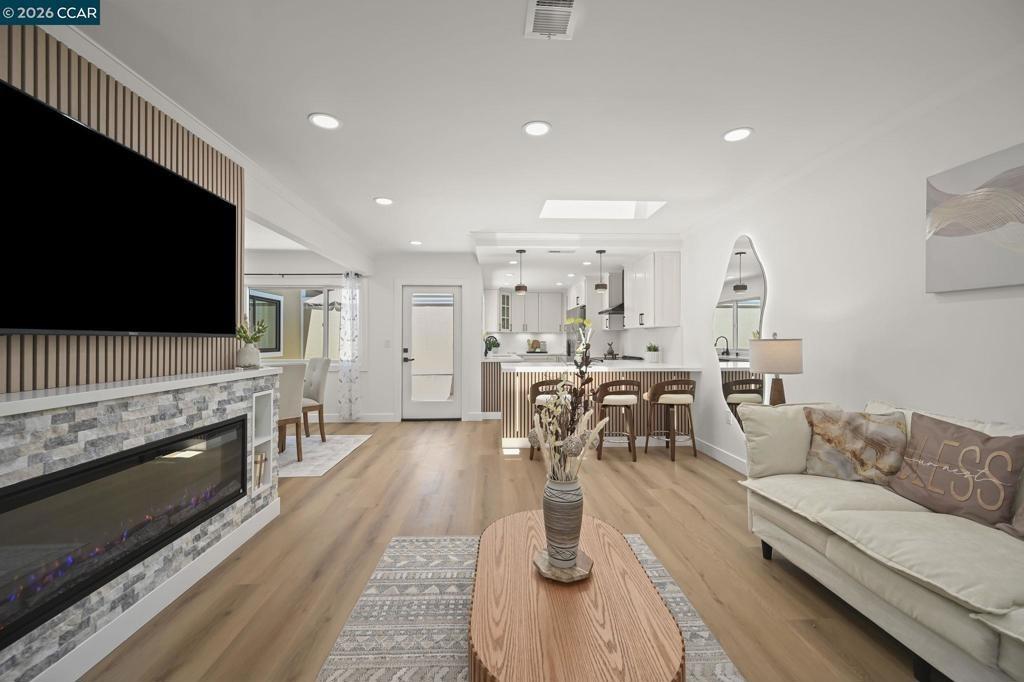 Pine Knoll Dr, Walnut Creek, CA 94595