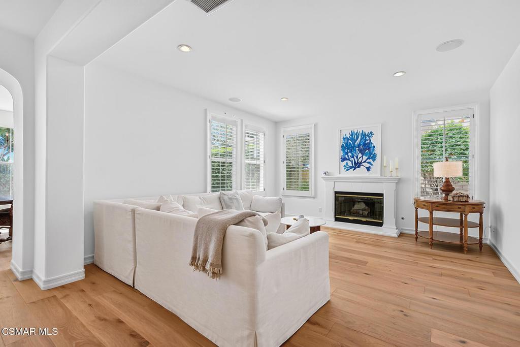 Via Santana, Newbury Park, CA 91320