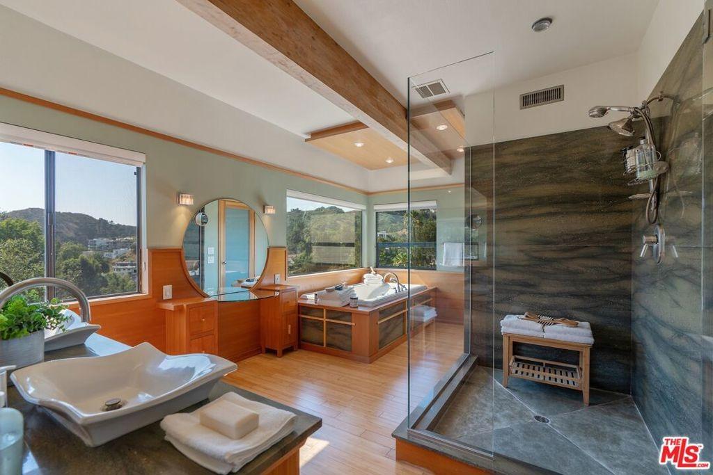 Quebec Dr, Los Angeles, CA 90068