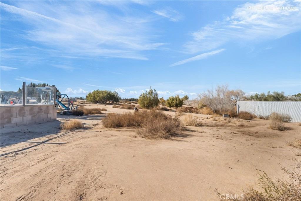 Danbury Ave, Hesperia, CA 92345