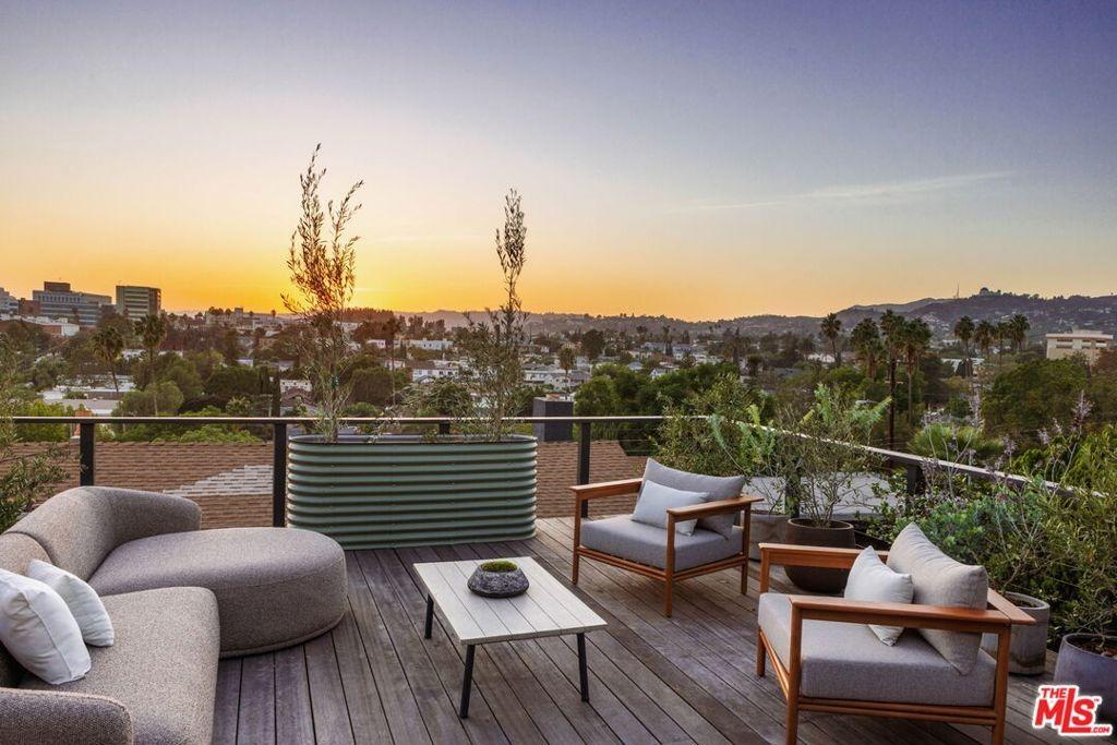 Cumberland Ave, Los Angeles, CA 90027