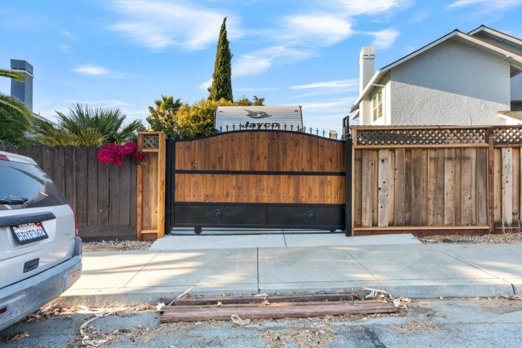 Los Altos Dr, Hollister, CA 95023