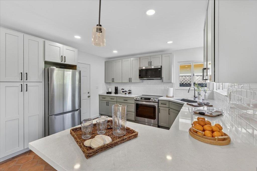 Harriet Ave, Aptos, CA 95003
