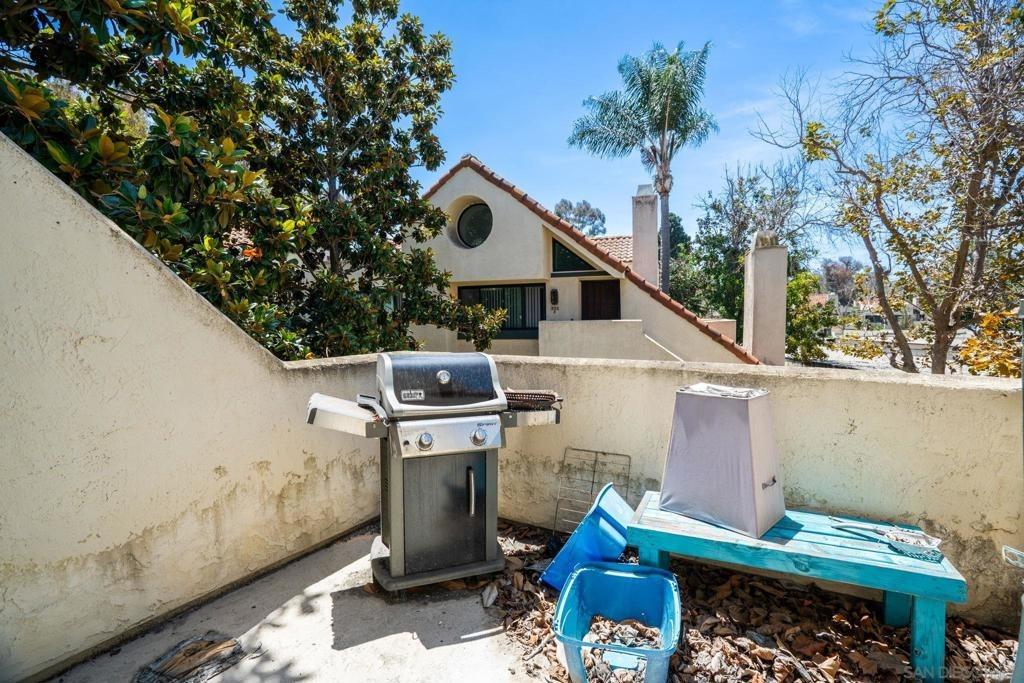 N Melrose Dr, Vista, CA 92083