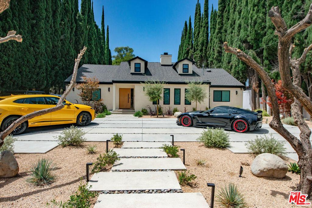 Oakdale Ave, Woodland Hills, CA 91367