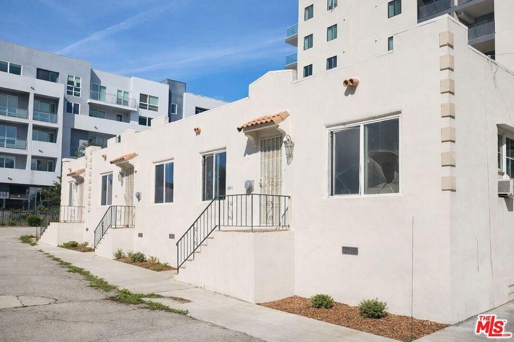 S Serrano Ave, Los Angeles, CA 90006