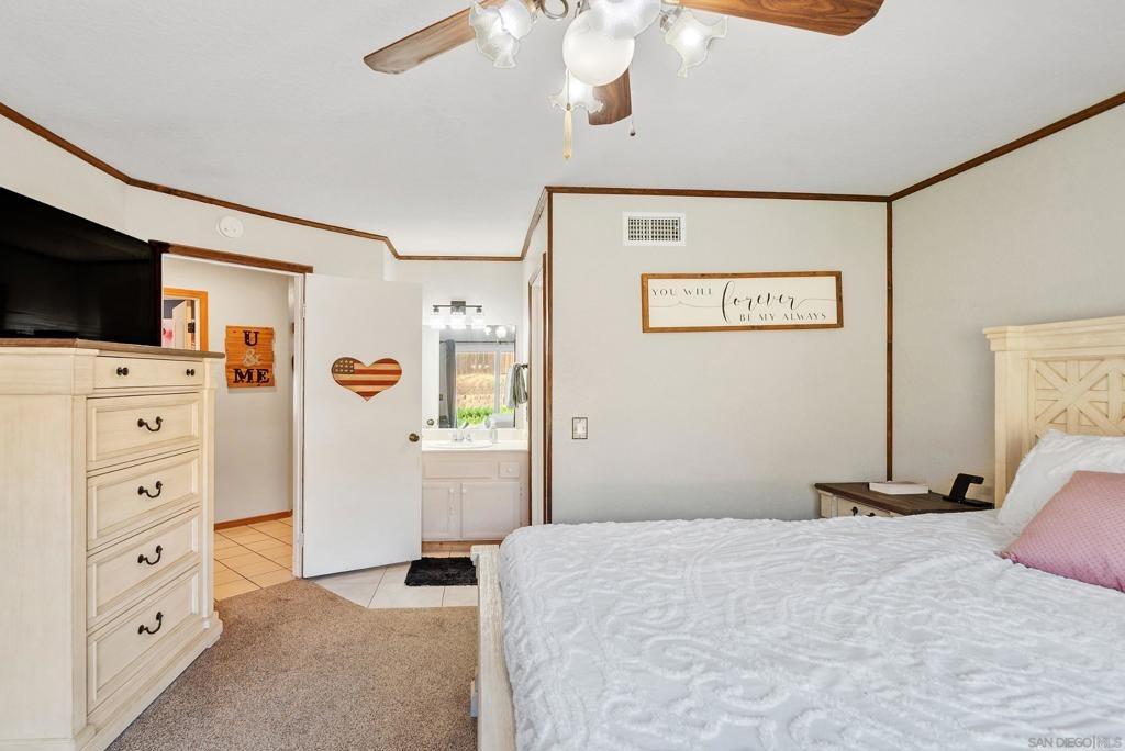 Woodland Gln, Escondido, CA 92027