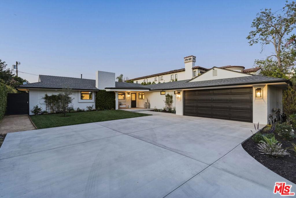 Riggs Pl, Los Angeles, CA 90045
