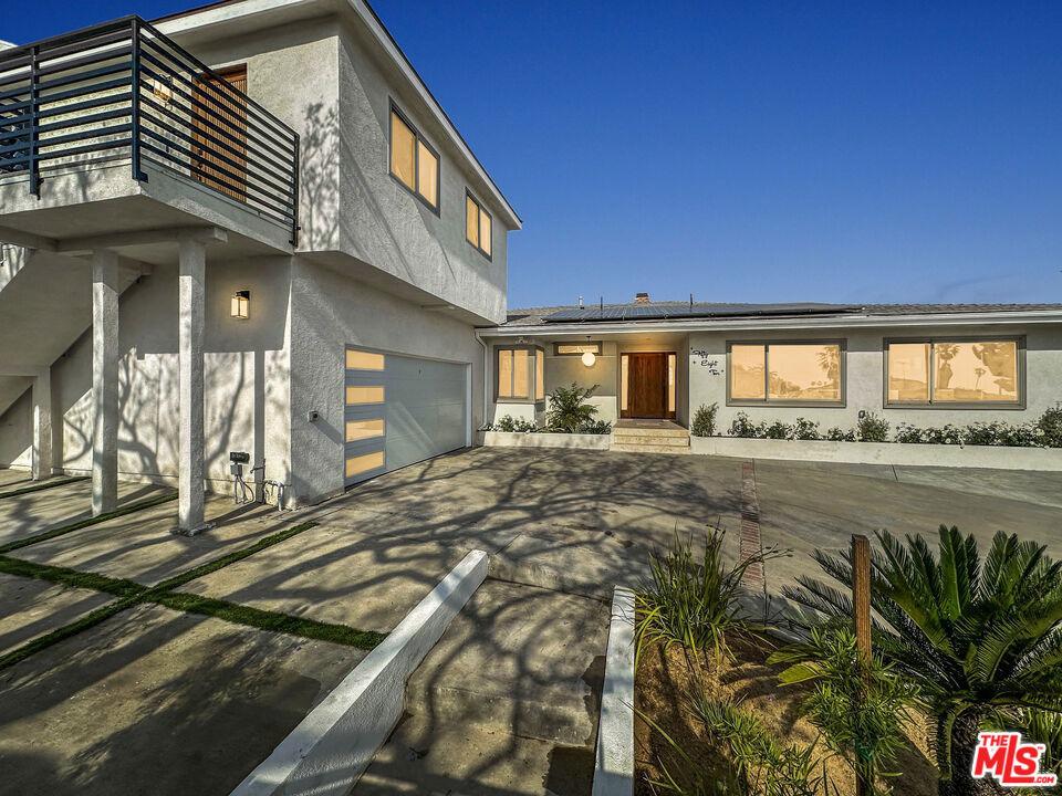 S Halm Ave, Los Angeles, CA 90056