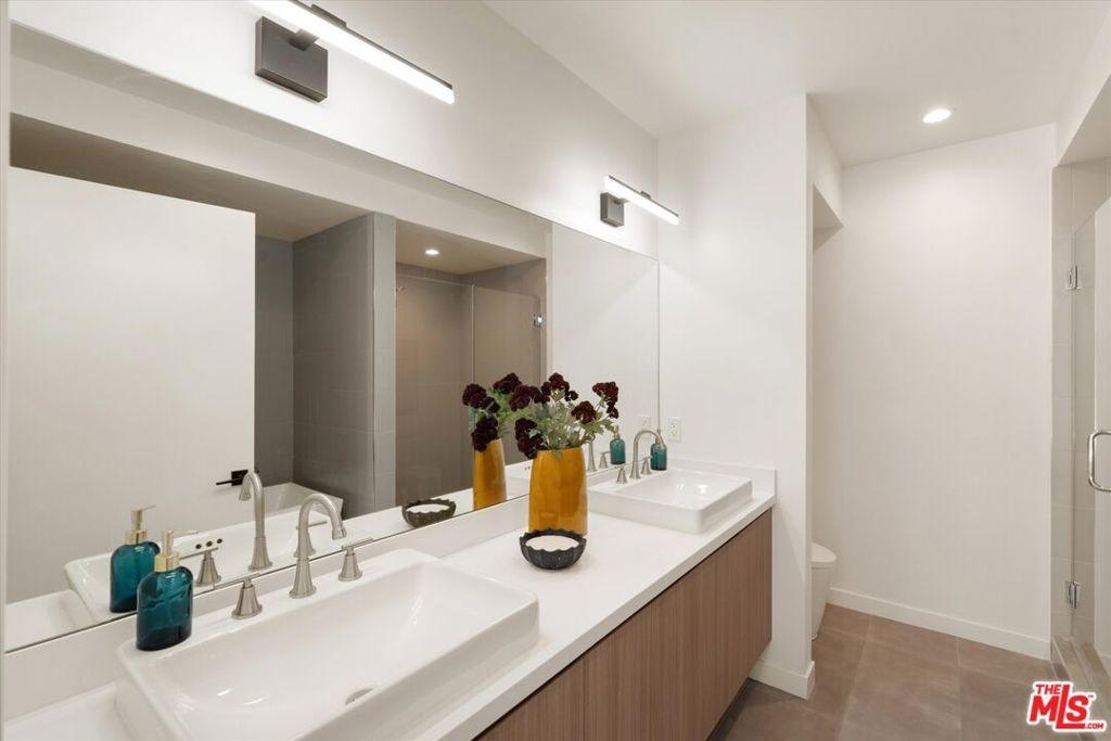 Tilden Ave, Culver City, CA 90232
