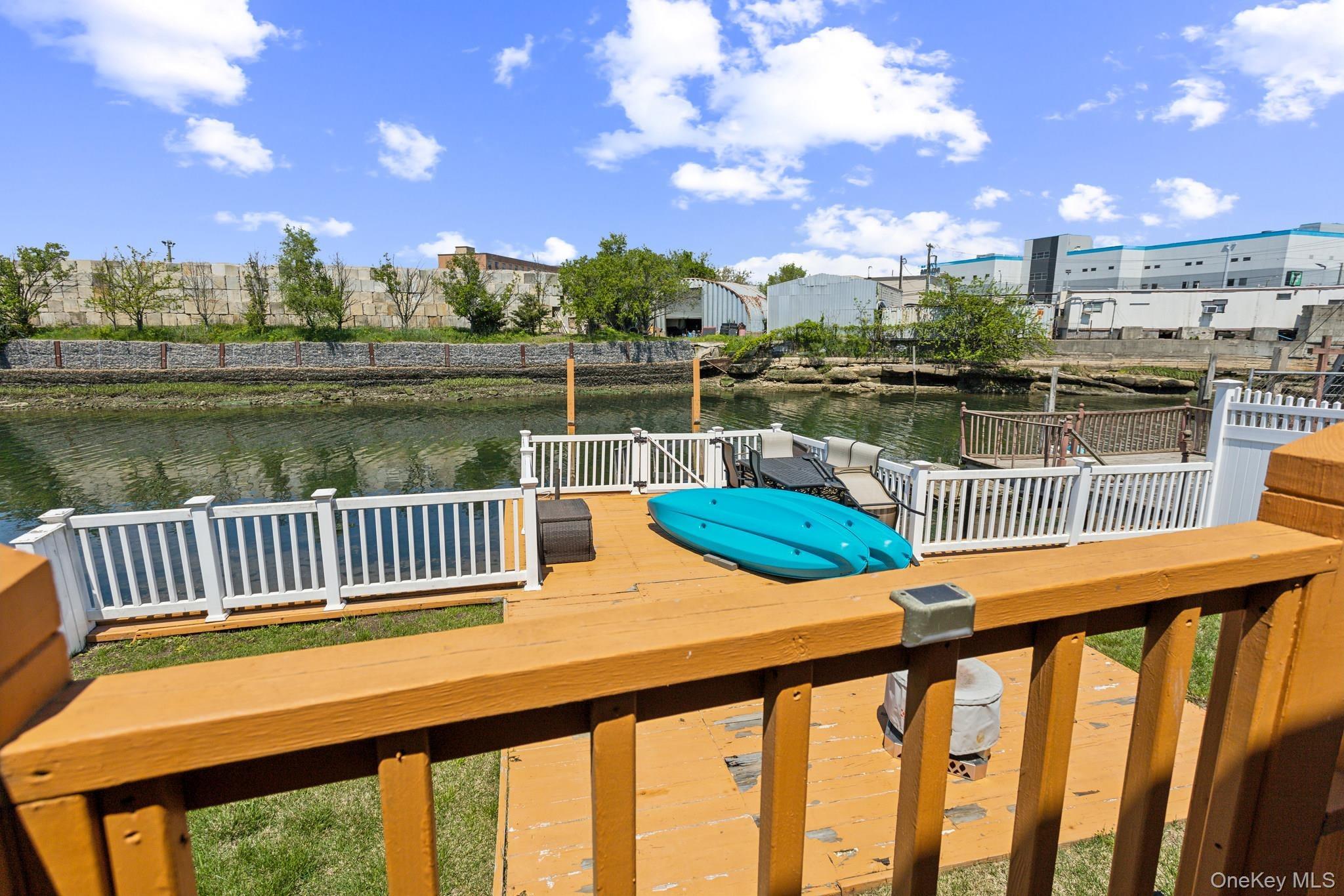 West Ave, Lawrence, NY 11559