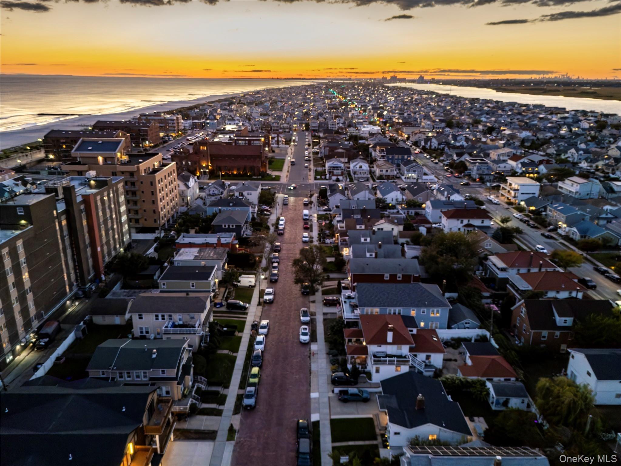 W Penn St, Long Beach, NY 11561