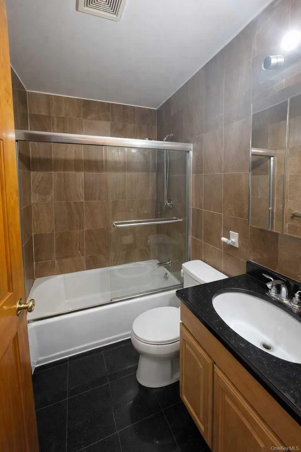 107th St, Corona, NY 11368