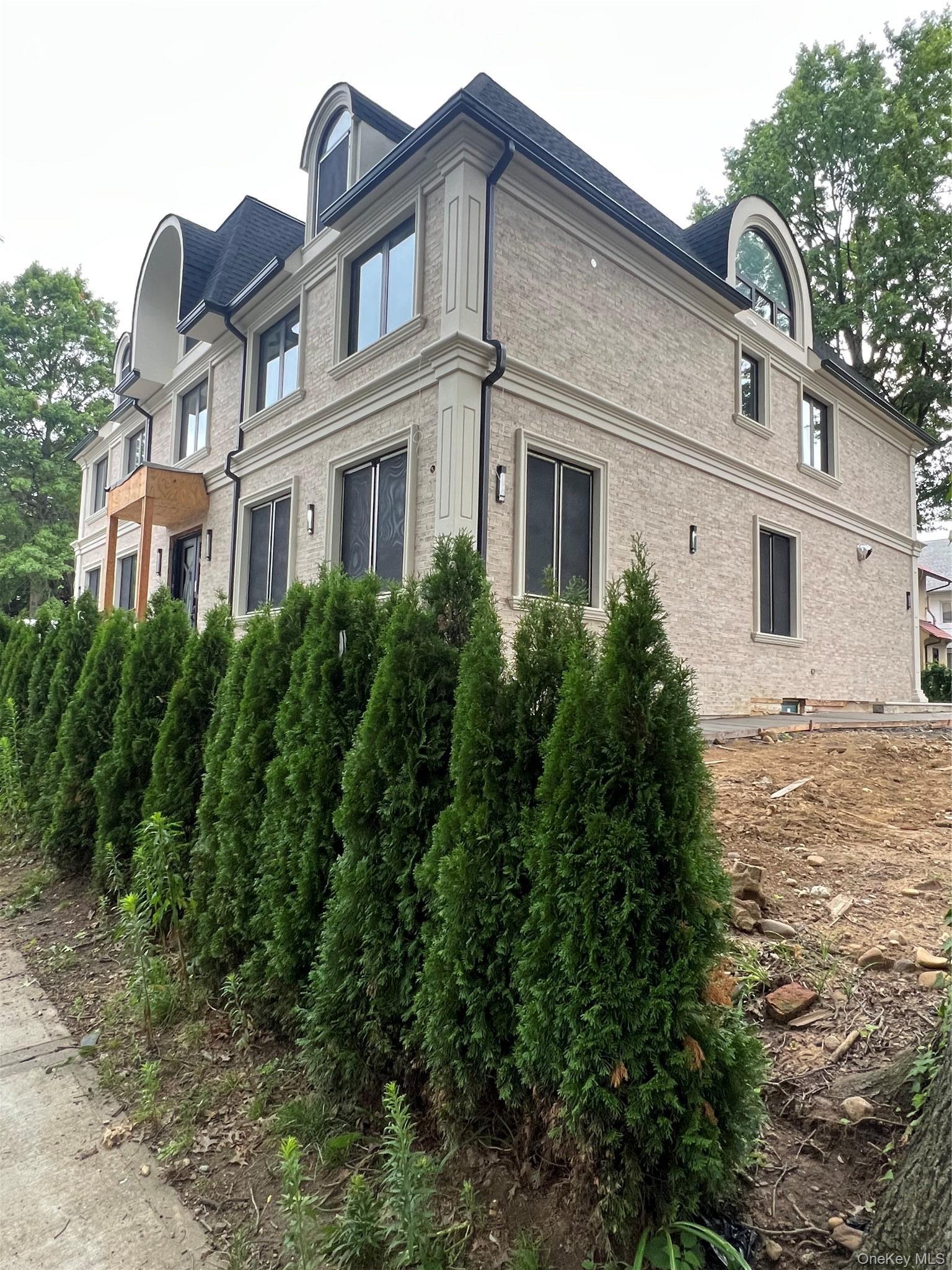 Abingdon Rd, Kew Gardens, NY 11415