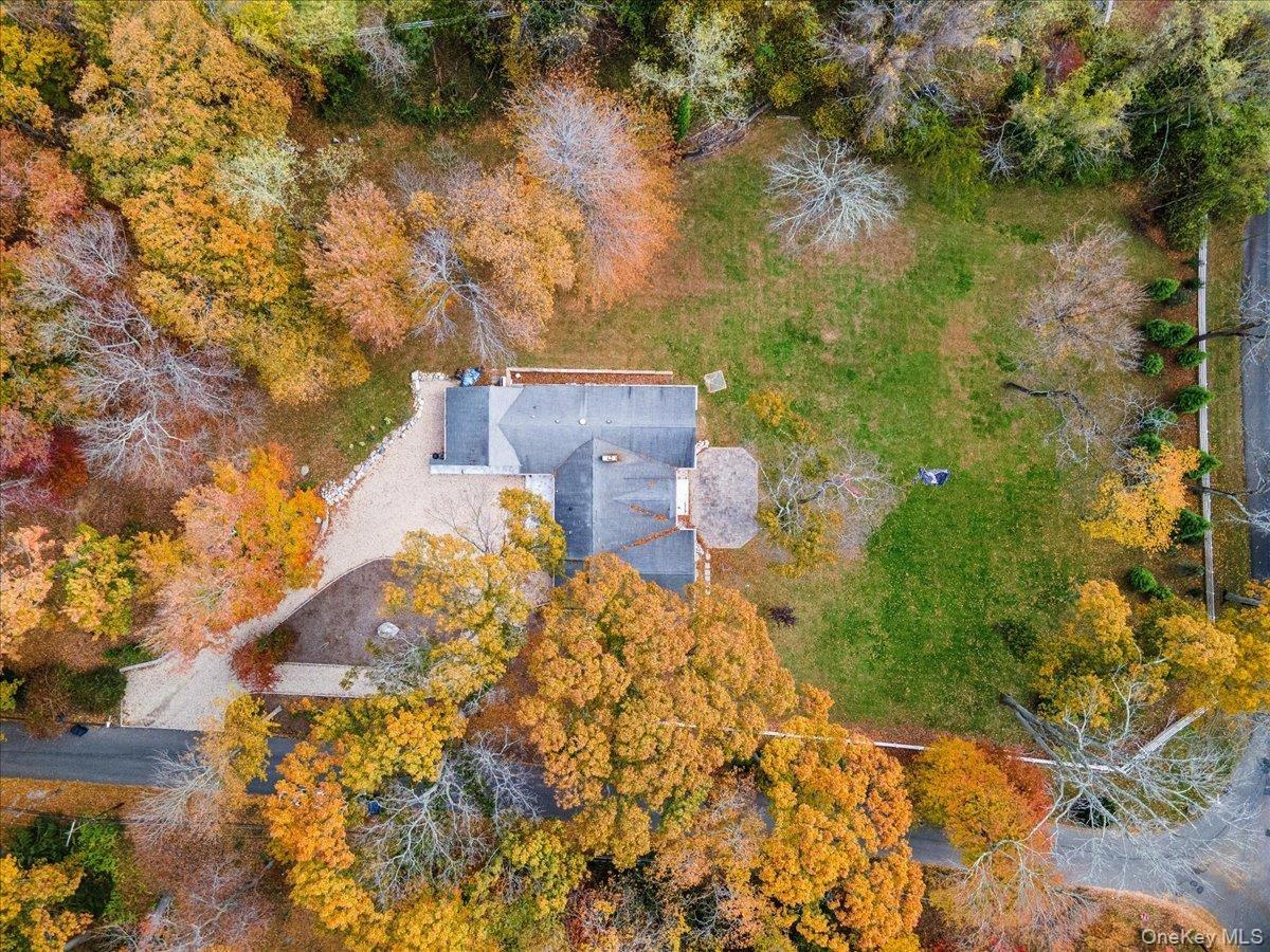 Locust Ln, Northport, NY 11768