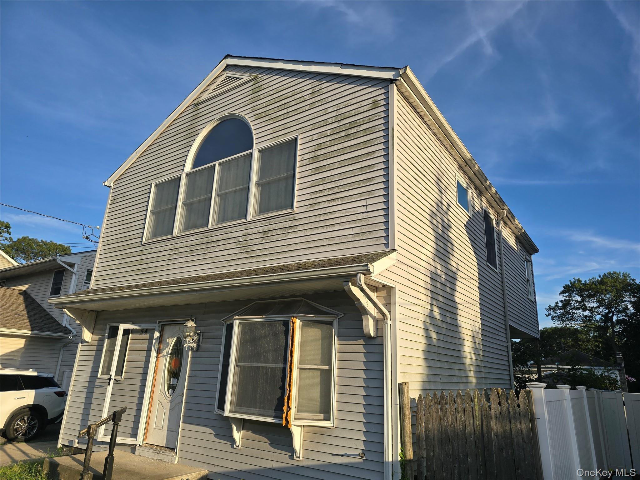 5th St, Ronkonkoma, NY 11779