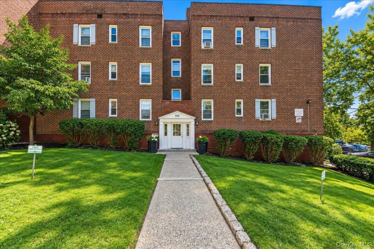 Ravine Ave, Yonkers, NY 10701