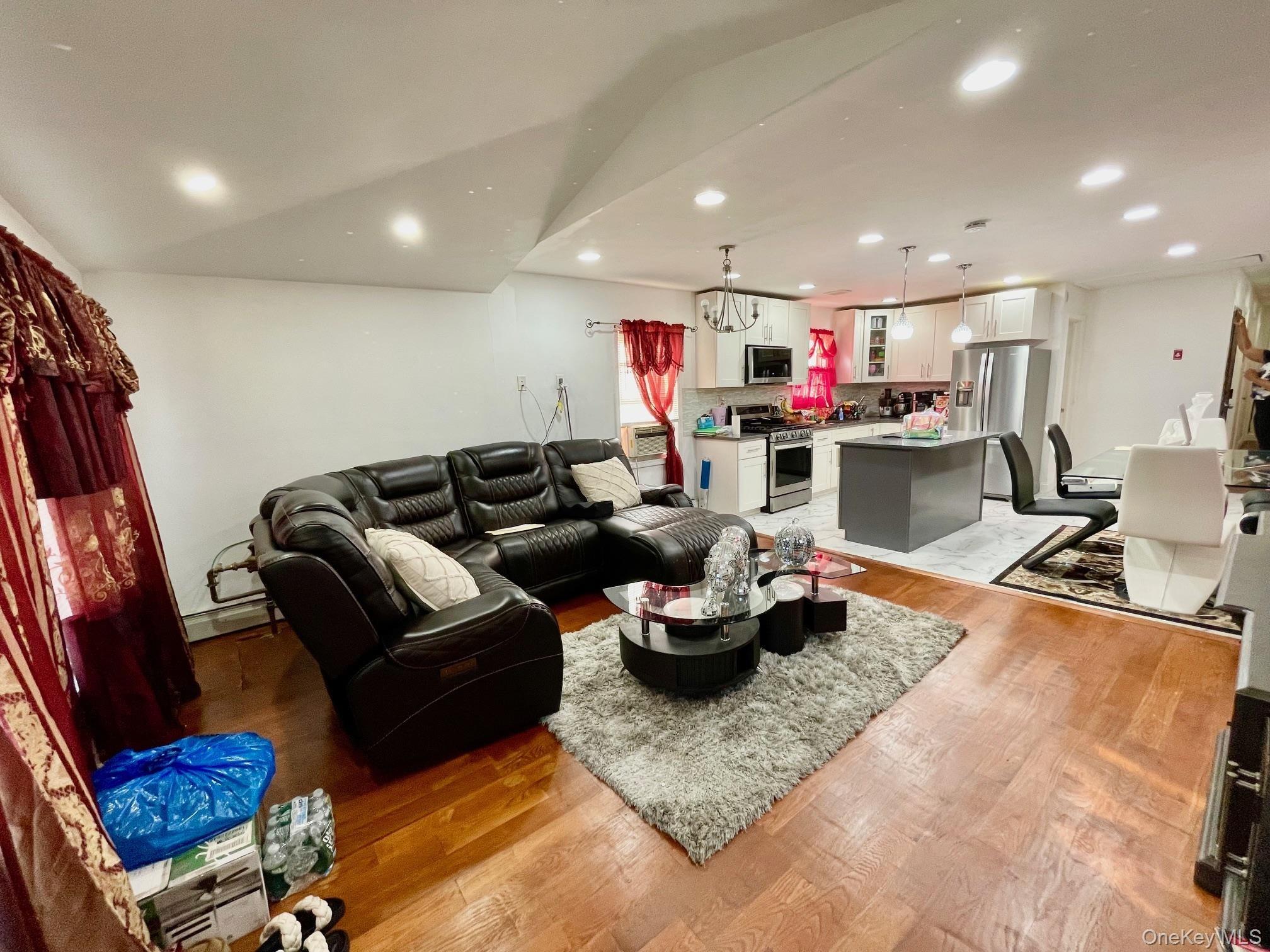 Rau Ct, Howard Beach, NY 11414