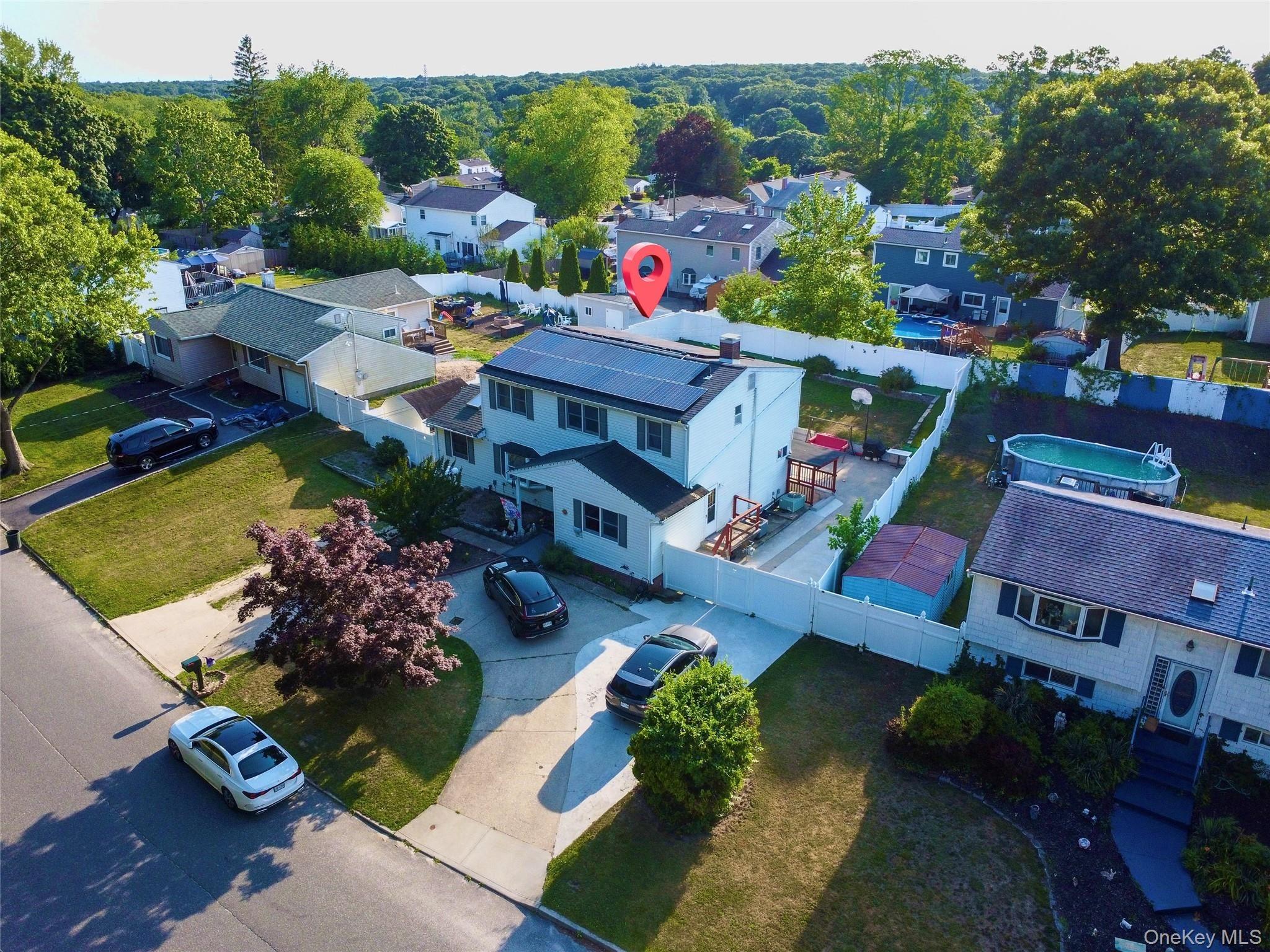 S Howell Ave, Farmingville, NY 11738