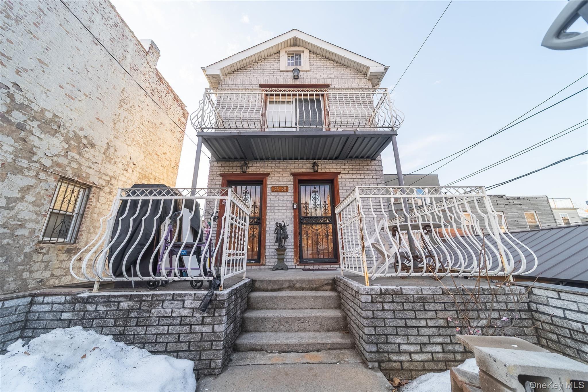 12th St, Astoria, NY 11106