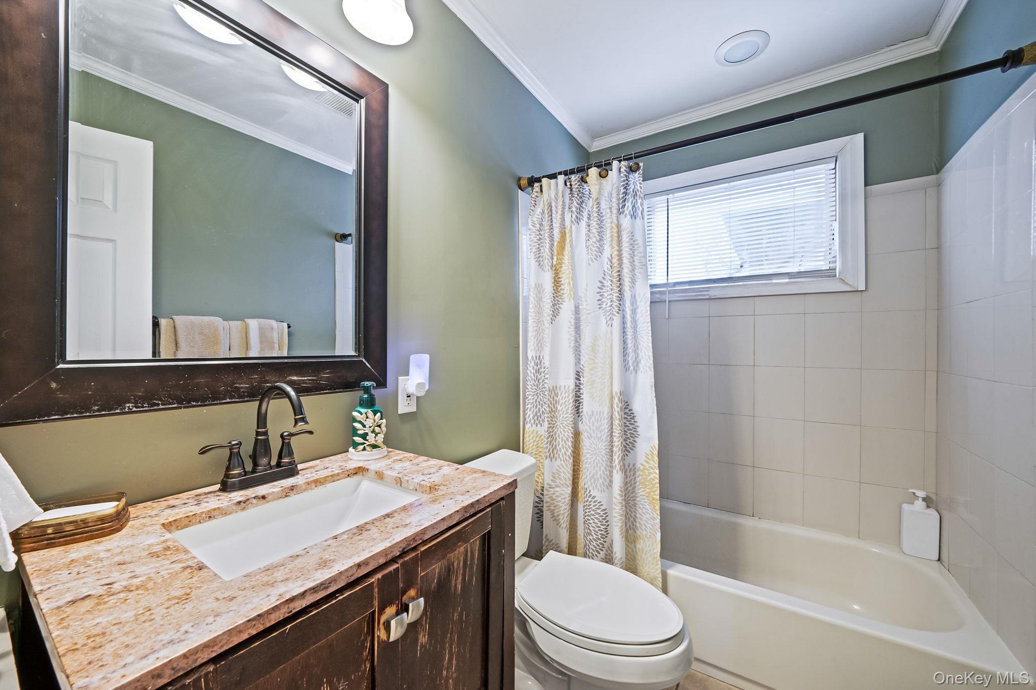 Lantern St, Huntington, NY 11743