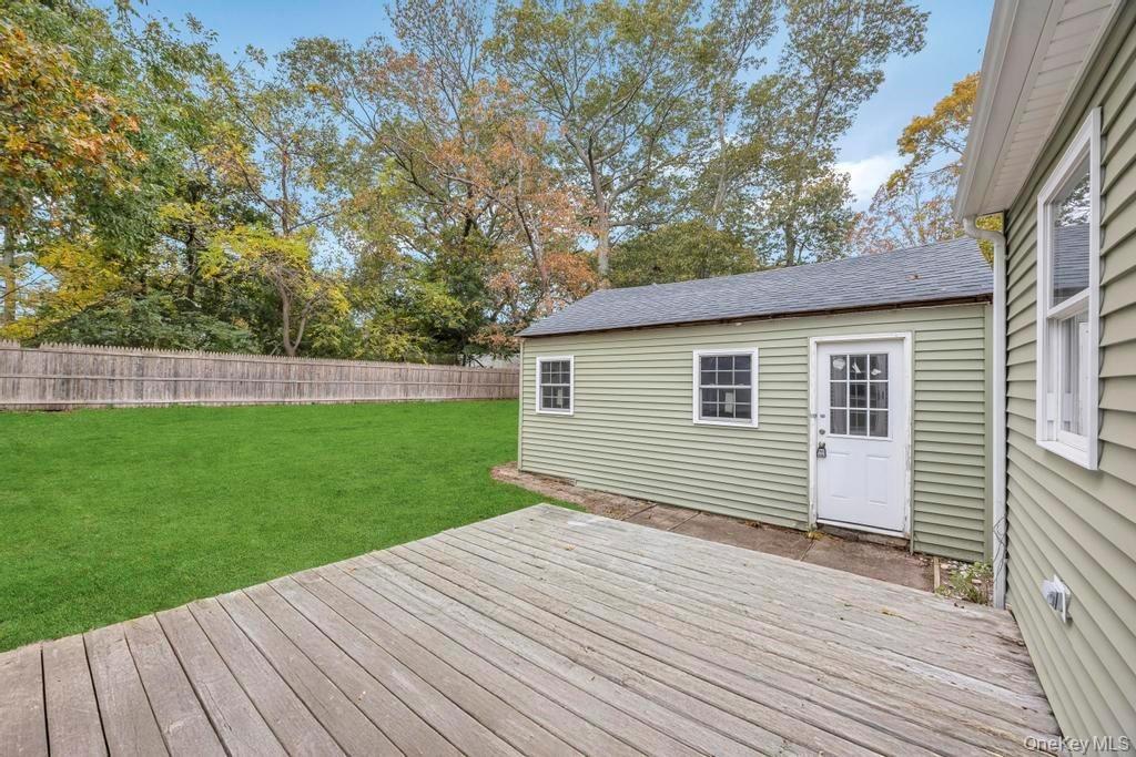 Ormond Ave, Selden, NY 11784