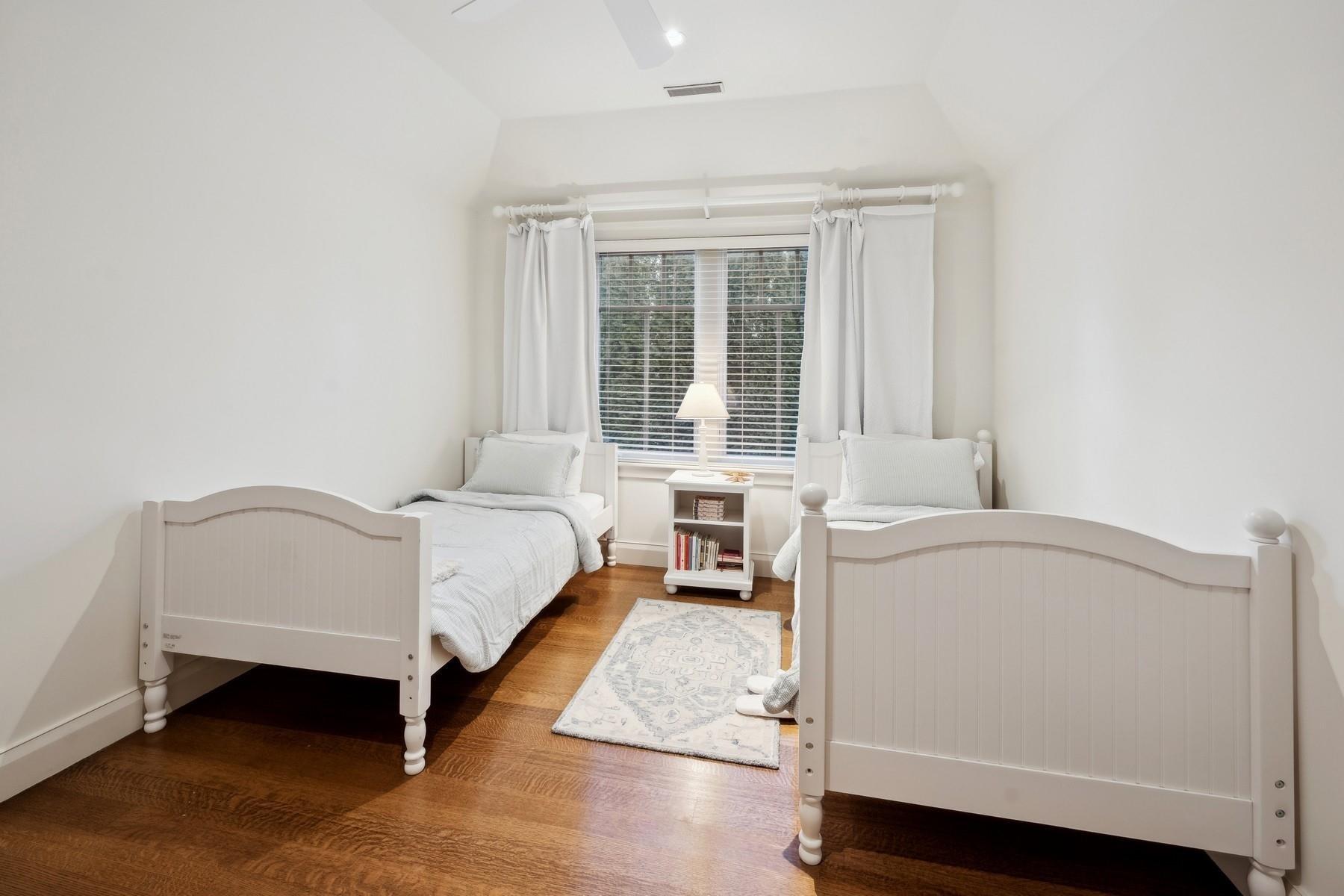 Cobblefield Ln, Southampton, NY 11968